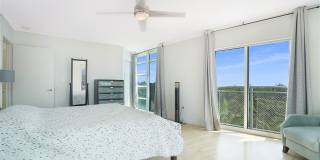 7600 Collins Avenue Gallery 6