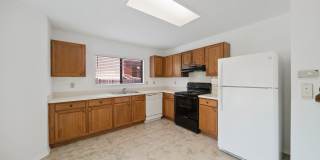 12811 HUNTING BEAR Gallery 9