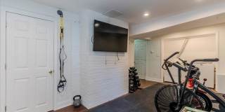 37 Sanborn Ave Gallery 26