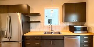 New, Pet Friendly, 2 bed 2 bath Townhouses! Gallery 8