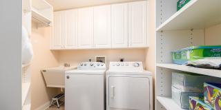 521 MANDALAY AVENUE Gallery 32