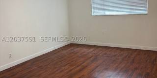 3100 N Pine Island Rd Gallery 15