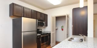 Lexington Place III Gallery 3