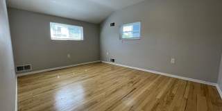 304 Oneida Street Gallery 8