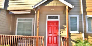 Bright Beaverton Townhome with Spacious Living Areas, Decorative Fireplace & Functional Kitchen Gallery 8