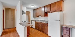 Bryant Manor Apartments Gallery 24