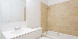 Harbor Square Gallery 12