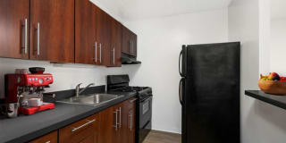 500 West Belmont Gallery 9