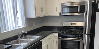 Studio City Midrise Apartments Gallery 7