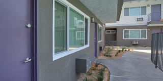 Luxe at Burbank Gallery 23