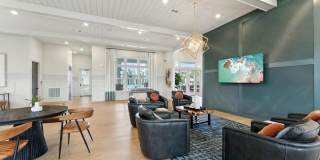 The Hendry Gallery 24