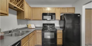 Summer Creek Apartments Gallery 2