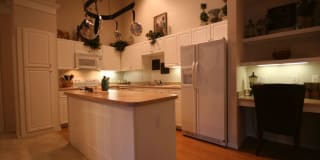 La Valencia Gallery 5