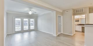 Metro Midtown Gallery 9