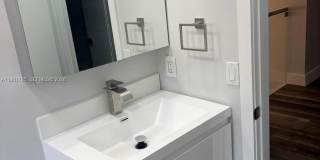 10225 NW 57th Ter Gallery 10