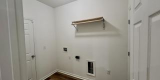 556 WORCESTER Court Gallery 21