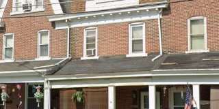 917 Center Street Gallery 1