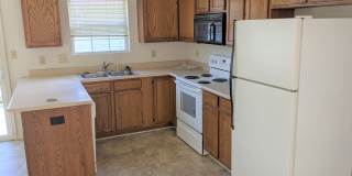 Spacious 2 bed 2 bath duplex in Franklin Indiana! Gallery 6