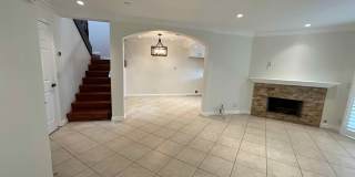 $1000 OFF FIRST MONTH’S RENT! 3 Blocks To Downtown! Upper: 3 Bedroom 3 Bath, Gallery 1