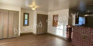 Charming Bungalow Available Early July Gallery 6
