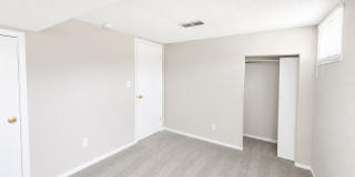 Spacious 3 Bed, 2 Bath Split-Level Duplex with Garage in Lee's Summit! Gallery 13