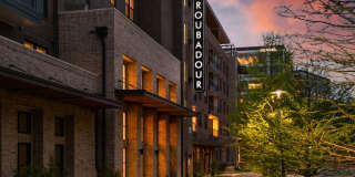 Troubadour Gallery 162