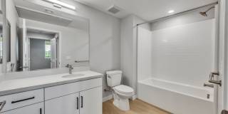 Downtown Ontario Luxury Apartments Gallery 62