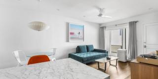 1929 Tamarind Ave unit: 8 Gallery 16