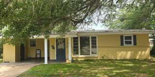 621 Mary Ann Street Gallery 1