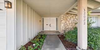 Beautiful Westlake First Neighborhood Family Home w/ Large Backyard with Panoramic Mtn Views Gallery 28