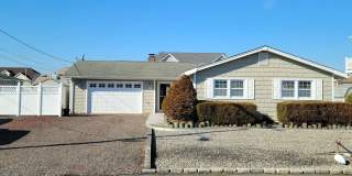 805 Forepeak Drive Gallery 1