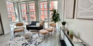 725 W Pratt Gallery 127