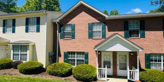 4 Bedroom, 2.5 Bath Townhouse Gallery 2