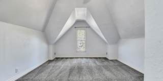 Charming Victorian Home in the Desirable Cole Neighborhood!- Available Early July!! Gallery 16