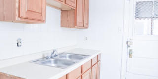 3944 West Roscoe Gallery 4