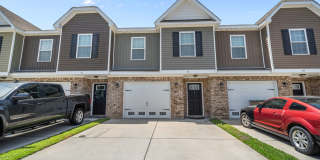 3 Bedroom Townhome Across from Richmond Hill Golf Club Gallery 1