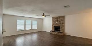Beautiful 3/2 Available for Immediate Move In! Gallery 16