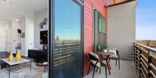 AMLI Westside Gallery 8