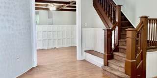 5215 Pine Street Gallery 1
