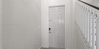 2380 NE 1st St Gallery 4