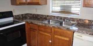 3 bedroom home with partial fenced yard Gallery 6