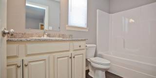 4 Bed 4.5 Bath Townhouse just mins away from the University! Gallery 17