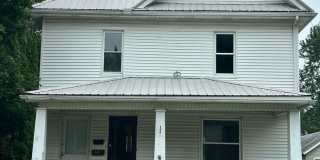 Two bedroom, upstairs duplex Gallery 1