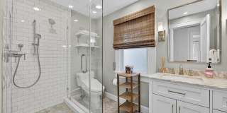 221 13TH AVENUE NE Gallery 29