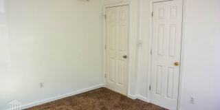 Quad Near Campus- 2 full bedrooms Gallery 13