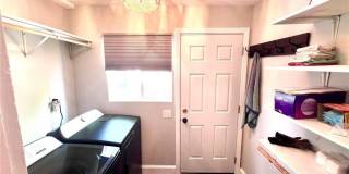 1522 Barron Street Gallery 23