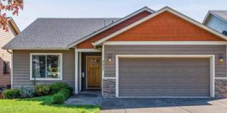 Beautiful 3-bedroom, 2-bathroom Home Located In The Charming City of Salem! Beautiful 3-bedroom, 2-bathroom Home Located In The Charming City of Salem! Gallery 1