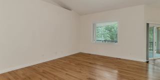 Beautiful & Spacious 4Bd 3.5Bath Home w/An Occupied Mother in Law Suite on Lower Level Gallery 23