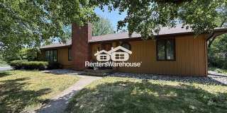 4 Bedroom 2 Bath Single Family Home in Circle Pines Gallery 1
