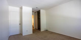 2321 S Magnolia Gallery 17